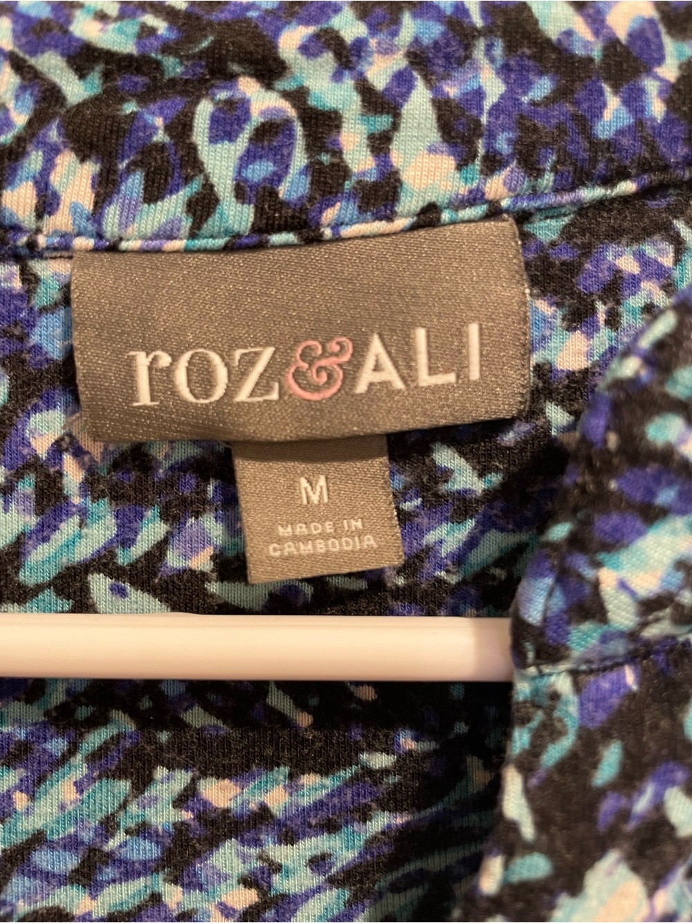 Roz & Ali Blue Mosaic Printed Blouse Top - Size M 🌟 - Picture 7 of 7